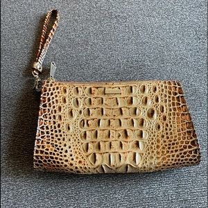 Melbourne Collection Daisy Zip Top Crocodile-Embossed Wristlet